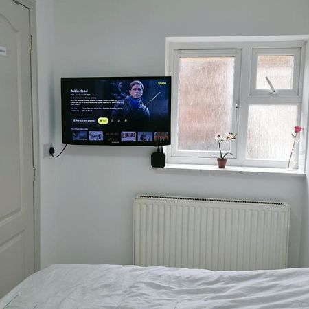 Entire-2 Bedroom Apartment With Driveway,1Free Parking Νότιγχαμ Εξωτερικό φωτογραφία